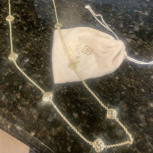 Kendra Scott Nemera Necklace in Gold - no filter on pics!